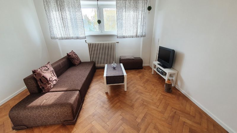 PRENAJATÉ 1-izbový byt, Banská Bystrica, Skuteckého, 31 m2 | cena na vyžiadanie | foto