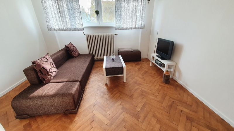 1-izbový byt, Banská Bystrica, Skuteckého, 33 m2 | 450 €/mes. bez energií  | foto