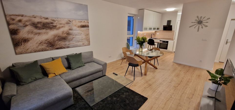 2-izbový byt, Banská Bystrica, Petelenova, 60 m2 | 1.000 €/mes. bez energií  | foto
