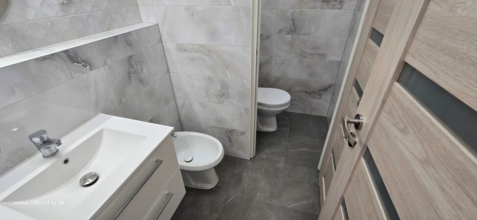 4-izbový byt, Banská Bystrica, Horná, 83 m2 | 1.000 €  | foto