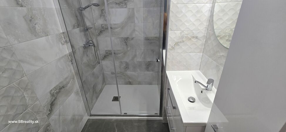 4-izbový byt, Banská Bystrica, Horná, 83 m2 | 1.000 €  | foto