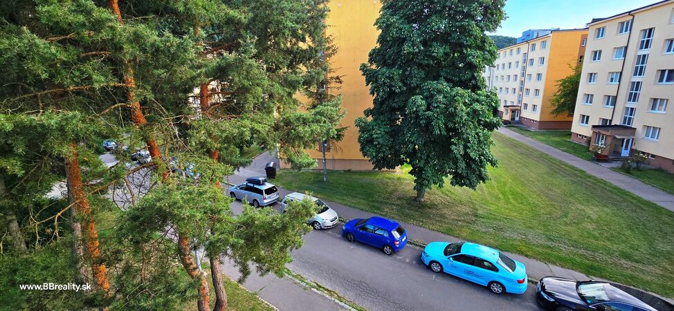 PREDANÉ- 2-izbový byt, Banská Bystrica, Mičinská cesta, 55 m2 | cena na vyžiadanie | foto
