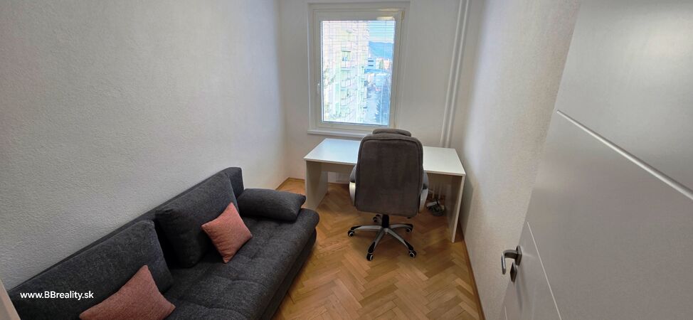 REZERVOVANÉ 3-izbový byt, Banská Bystrica, Tulská, 70 m2 | cena na vyžiadanie | foto