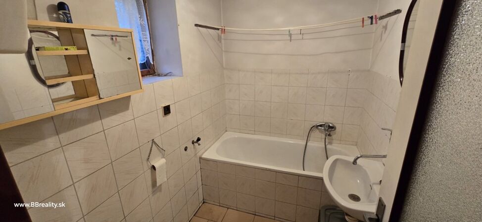 Rodinná vila - RD, Moštenica, 1259 m2 | 137.000 €  | foto