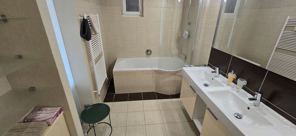 4-izbový byt s garážou, Ružomberok, A. Bernoláka, 130 m2 | 390.000 €  | foto