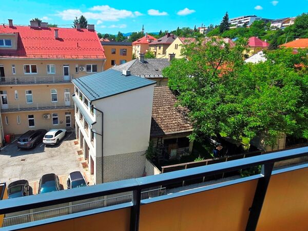 REZERVOVANÉ 1-izbový byt, Banská Bystrica, Skuteckého, 39 m2 | 590 €/mes. plus elektrická energia  | foto