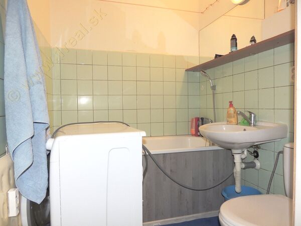 1-izbový byt, Banská Bystrica, Moskovská, 30 m2 | 448 €/mes. vrátane energií  | foto